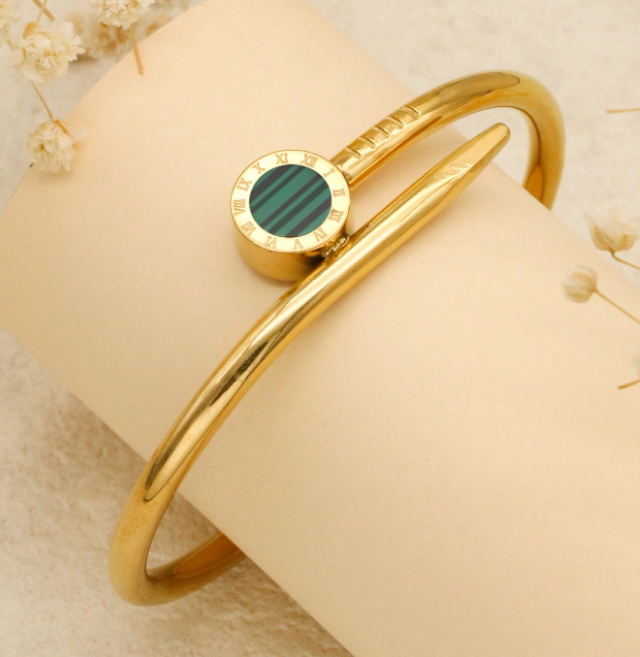 Roman Numerals 21K Gold Bracelet