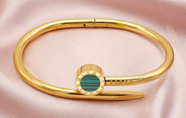 Roman Numerals 21K Gold Bracelet