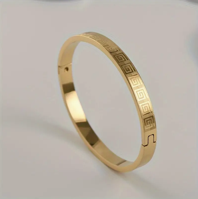Golden Maze Elegance 21K Gold Bangle