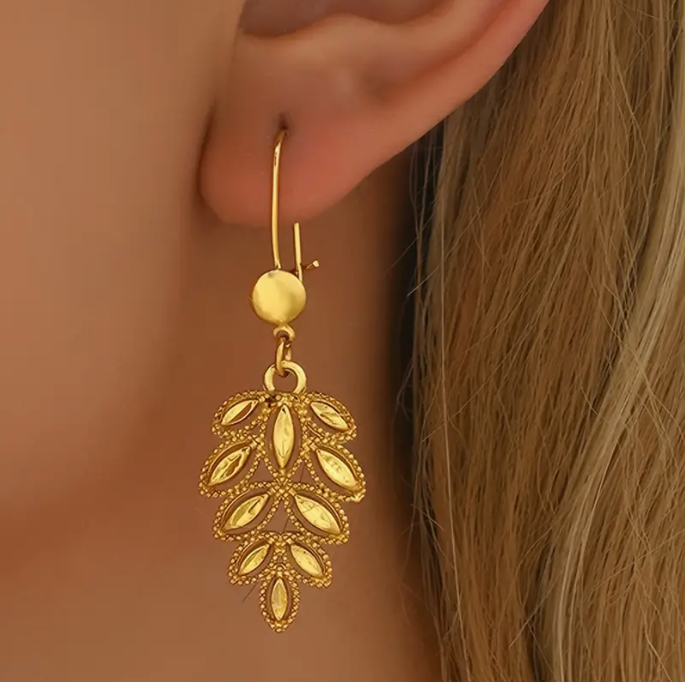 Vintage Leaf Dangle 21K Gold Earrings