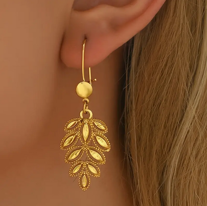 Vintage Leaf Dangle 21K Gold Earrings