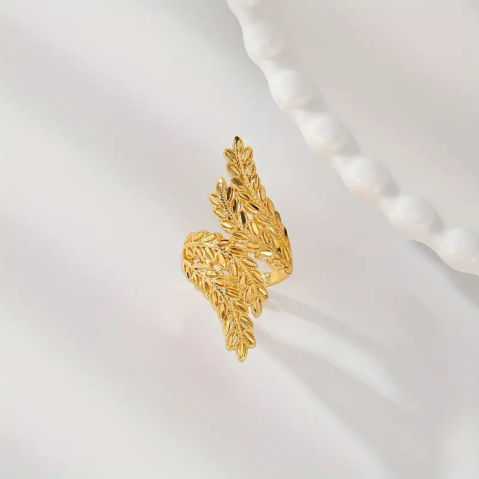 Radiant Leaf Motif 21K Gold Ring